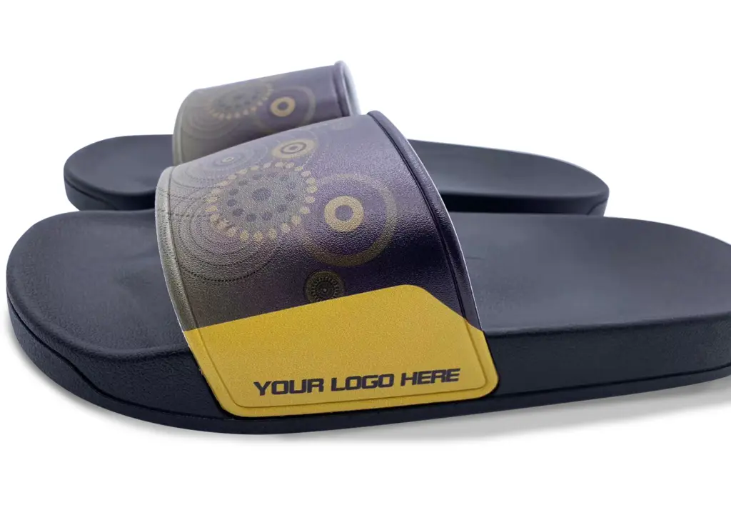 CUSTOMIZED SLIPPERS02.webp